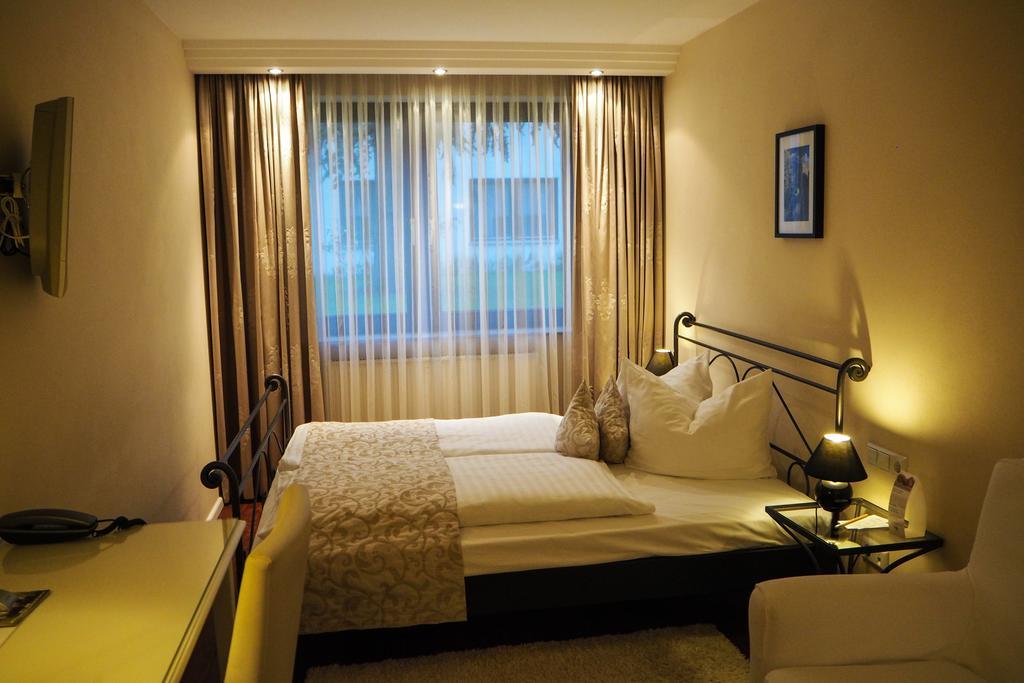 Hotel Stadt Tubingen Ngoại thất bức ảnh